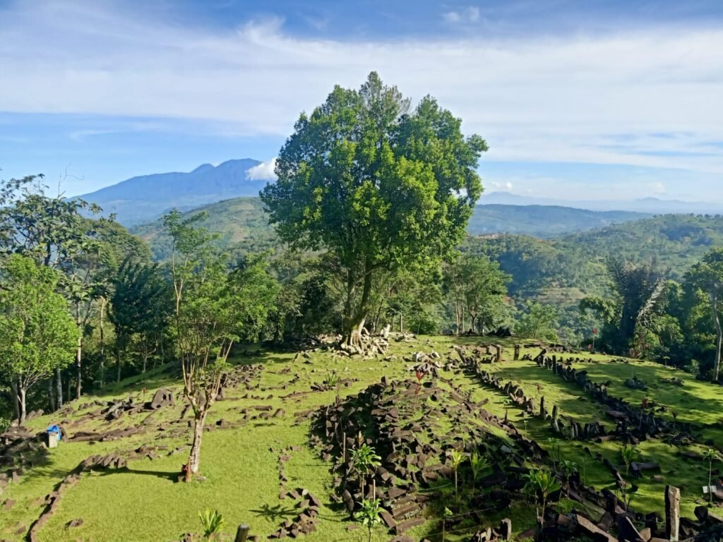 wisata gunung padang cianjur