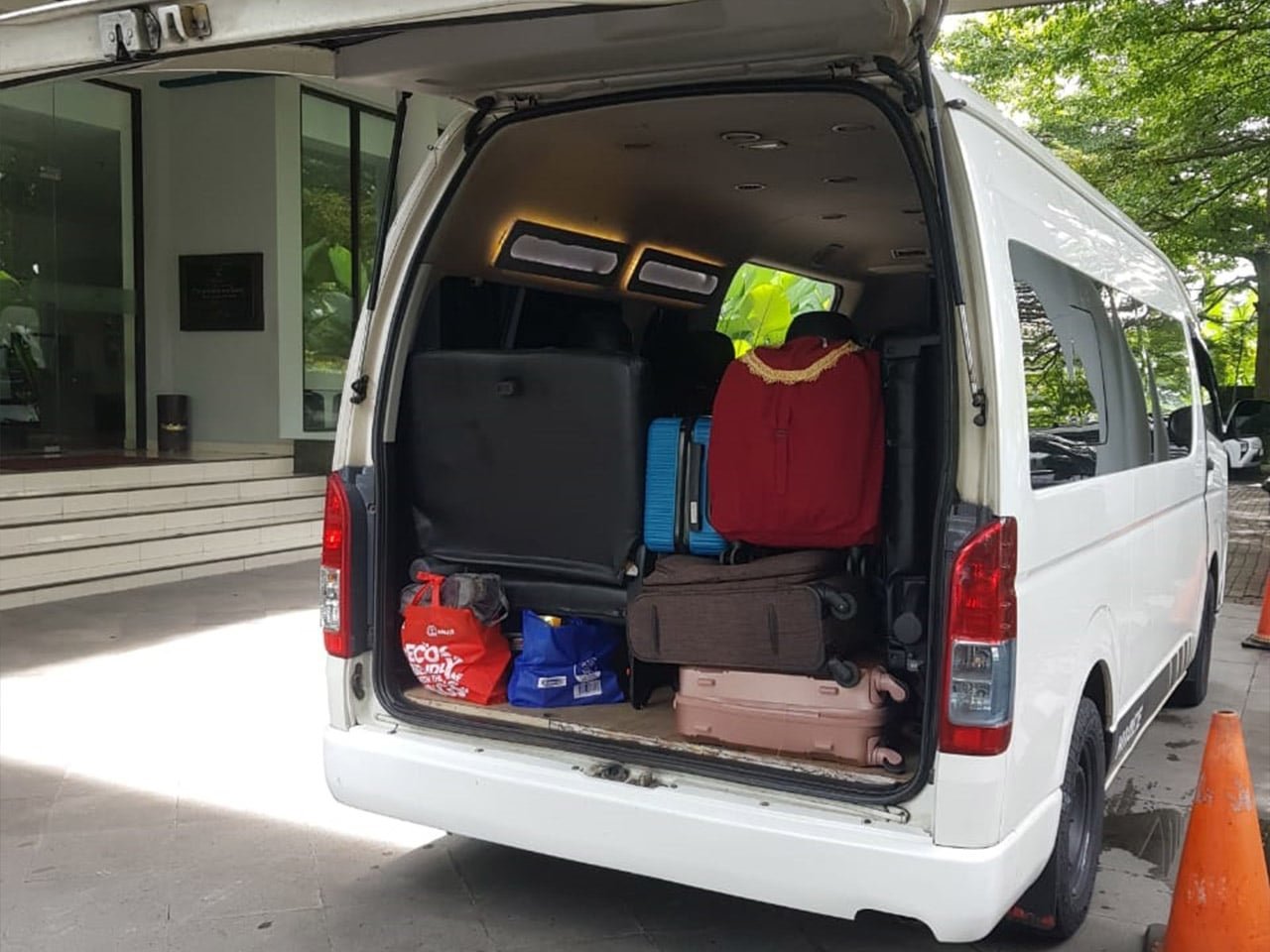 travel reguler atau private